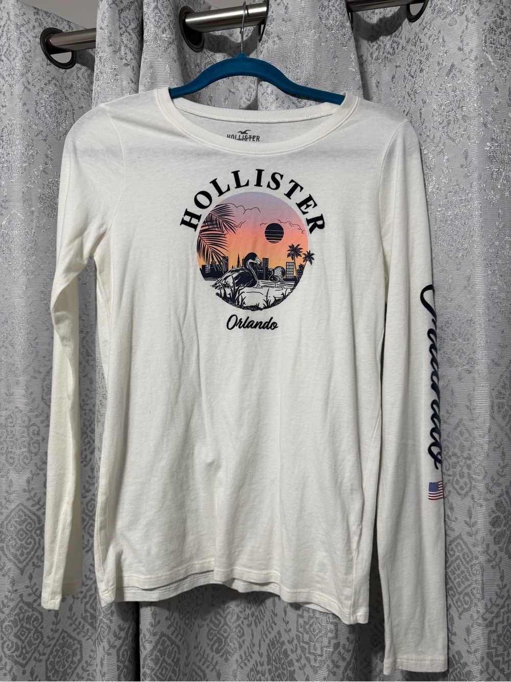 Hollister White Long-Sleeve Graphic Tee with Sunset Palm Print